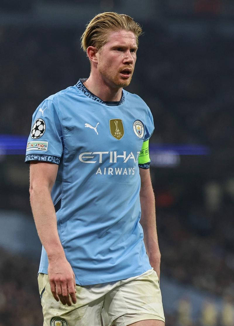 足球国足专机启程，目标三连胜