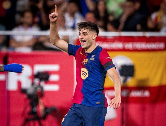 马加特：足球不能光靠数据和高科技；如果有机会想再爬泰山